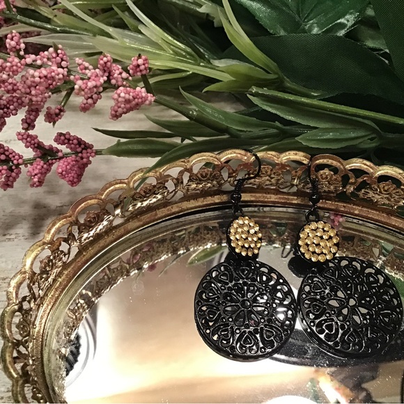 Black Earrings - Picture 6 of 7